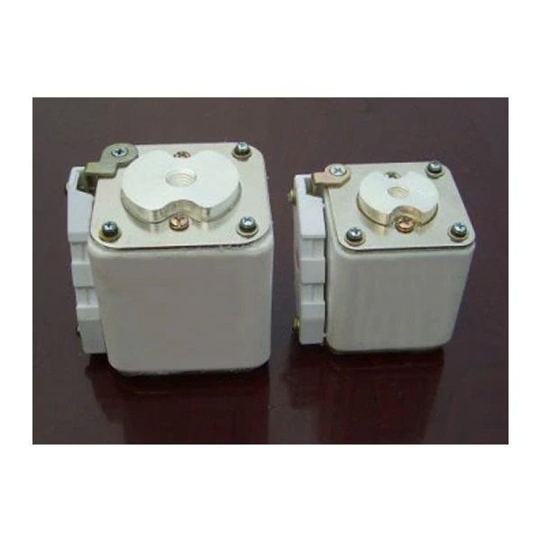 Square Body Fuses Flush End Contact 1250V - 1300V / 50-1400A